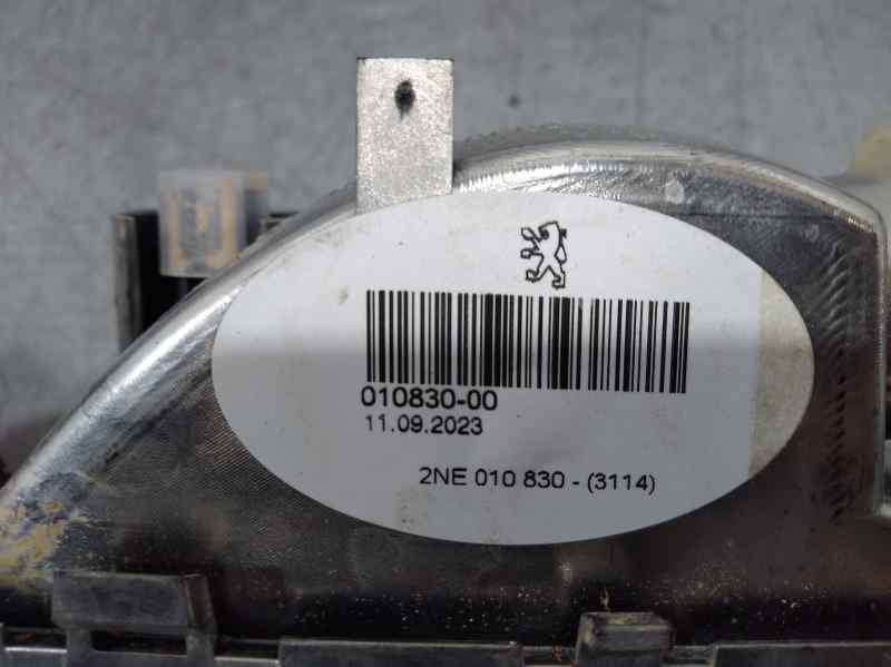 Piloto Trasero Central para Peugeot 208 (P2)