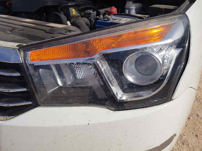 Faro Izquierdo para Ssangyong Rodius