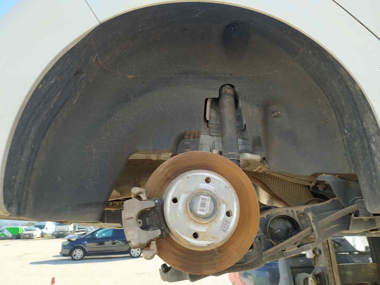 Plastico Pase Rueda Tras. Dch. para Peugeot 208