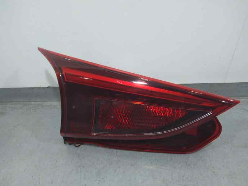 Piloto Trasero Izquierdo para Mazda 3 Lim. ()