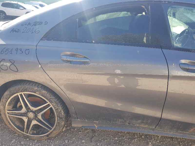 Puerta Trasera Derecha para Mercedes-Benz Clase Cla (W117)
