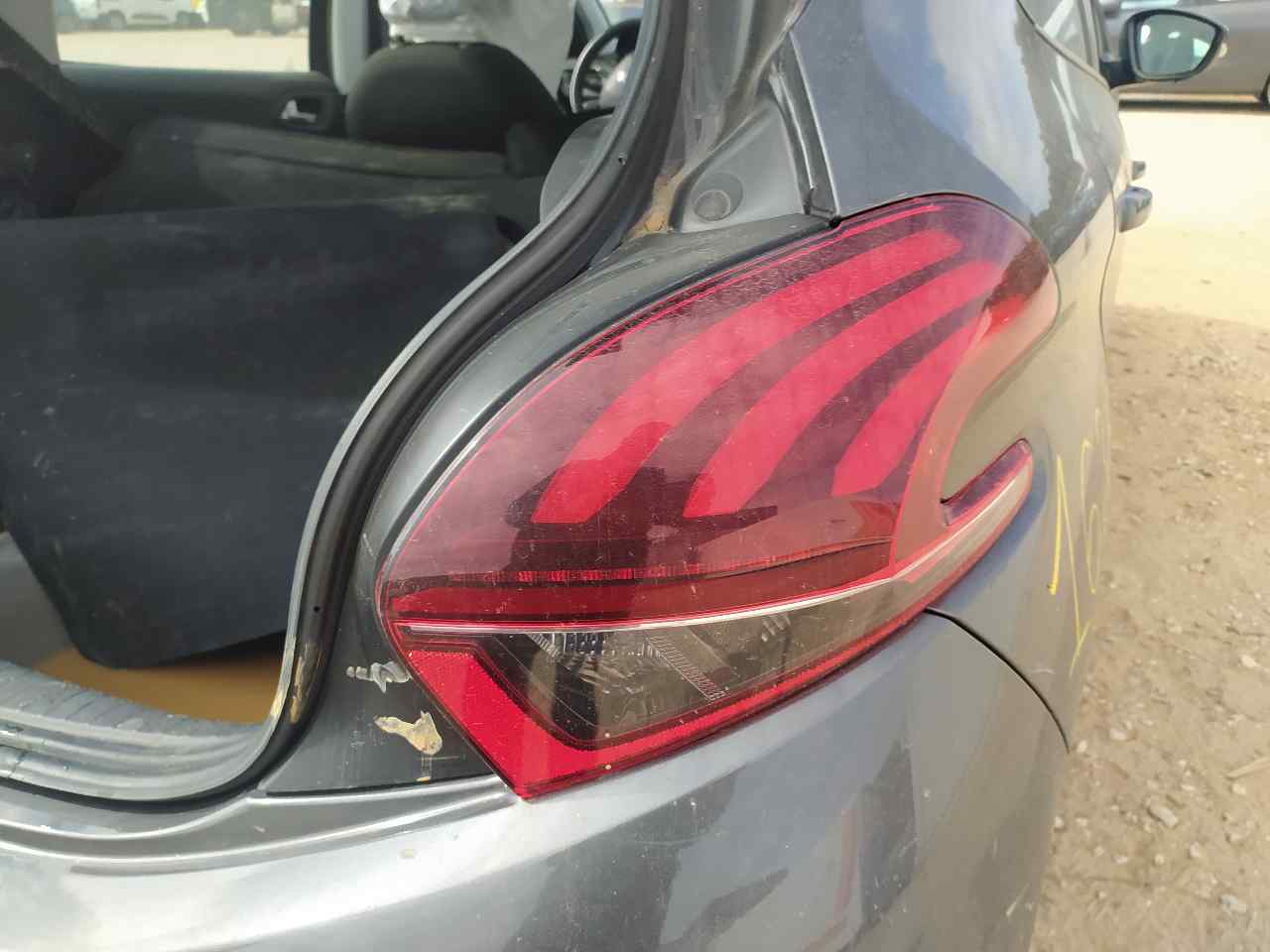 Piloto Trasero Derecho para Peugeot 208