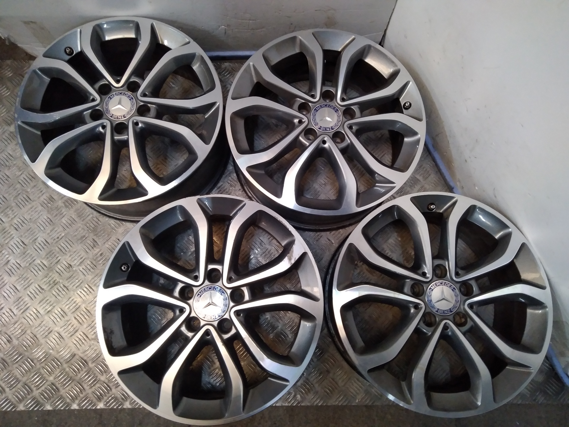 Juego Llantas para Mercedes-Benz Clase C (W205) Lim.
