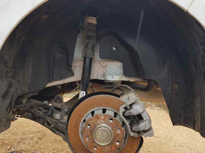Plastico Pase Rueda Tras. Izq. para Opel Corsa F
