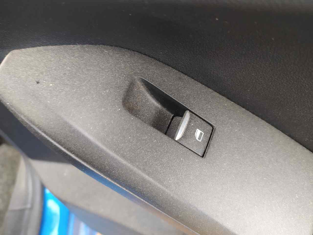 Mando Elevalunas Trasero Derecho para Ford Focus