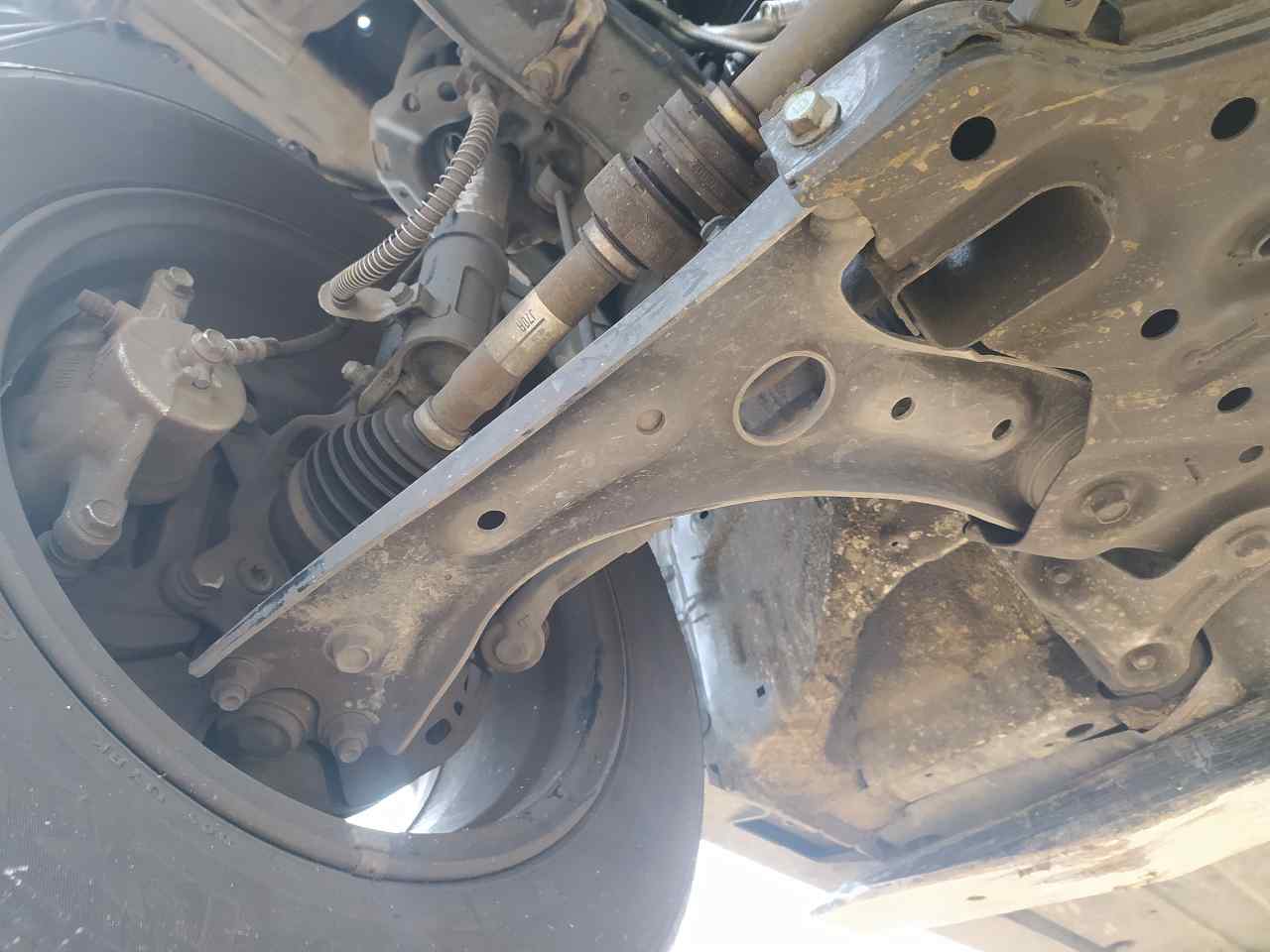 Brazo Suspension Inferior Delantero Derecho para Kia Xceed
