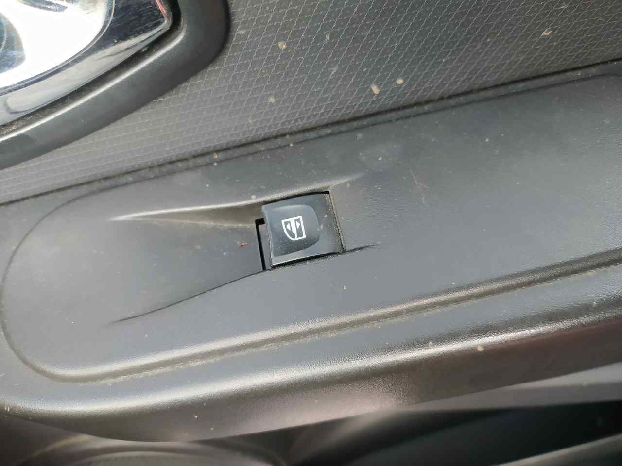 Mando Elevalunas Delantero Derecho para Renault Clio Iv