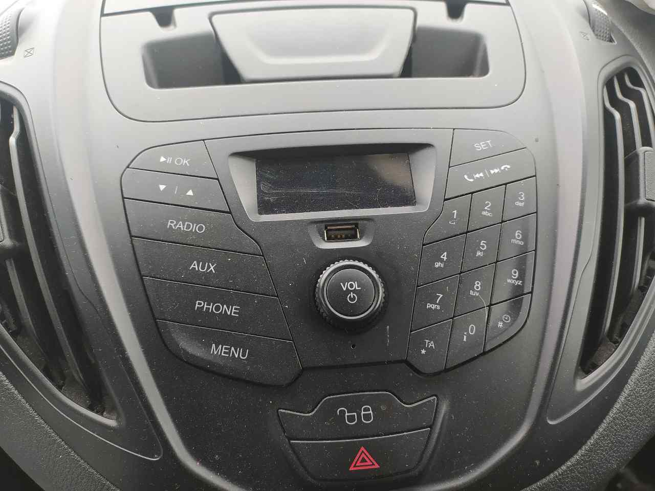 Sistema Audio / Radio para Ford Tourneo Courier (C4A)