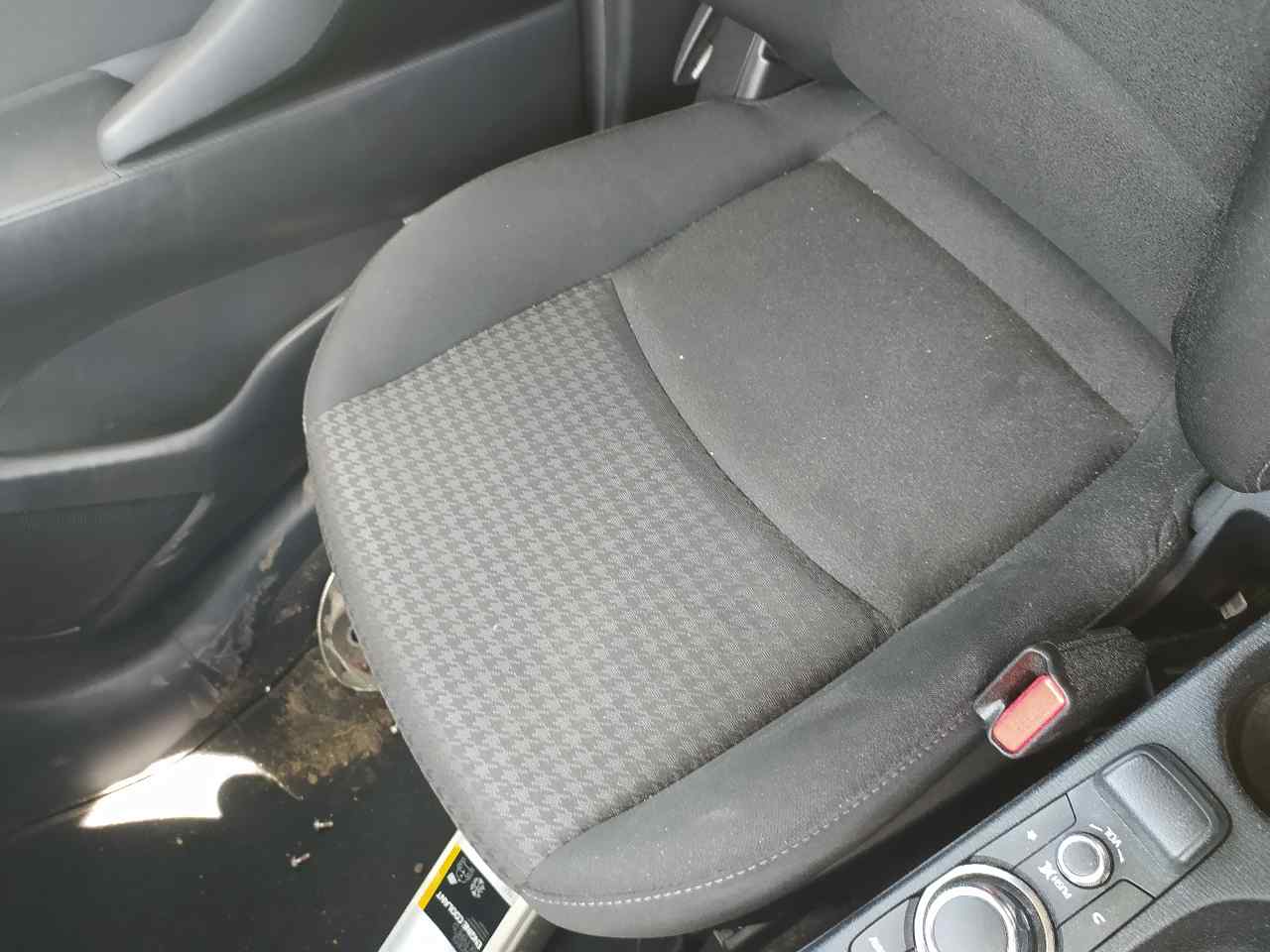 Asiento Delantero Derecho para Mazda 2 Lim. ()
