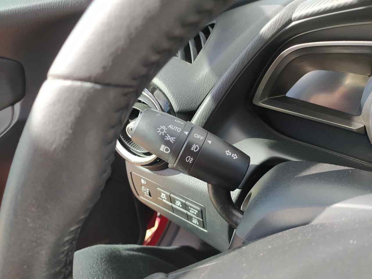 Mando Luces Y Limpia para Mazda 2 Lim. ()