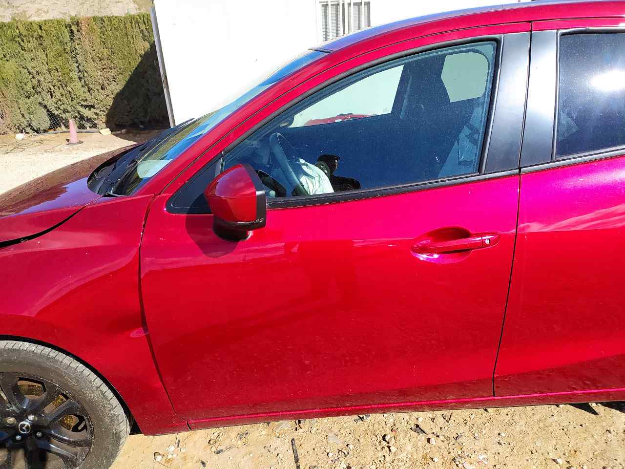 Puerta Delantera Izquierda para Mazda 2 Lim. ()