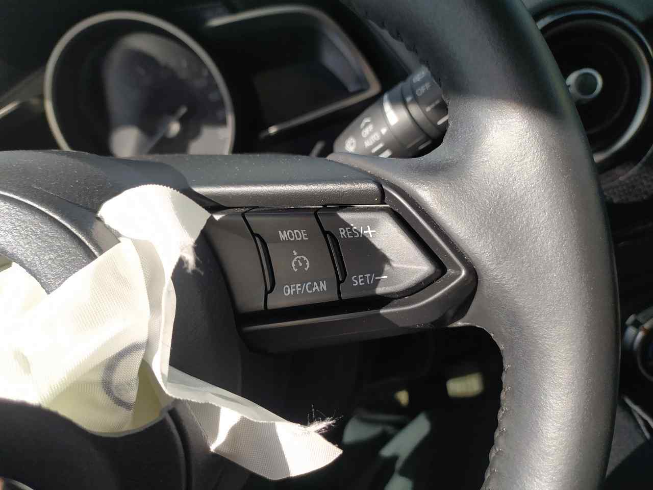Volante para Mazda 2 Lim. ()