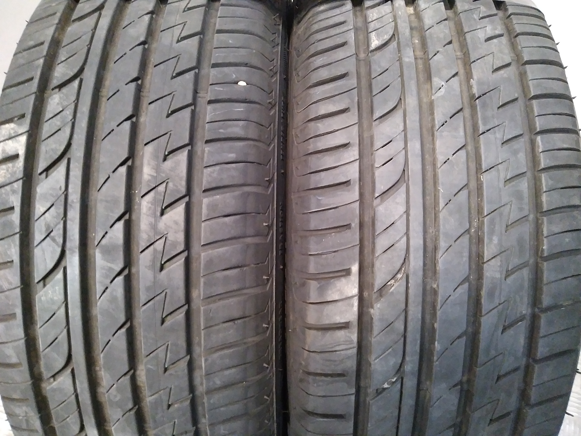 Neumatico Pareja para Neumaticos Reutilizados