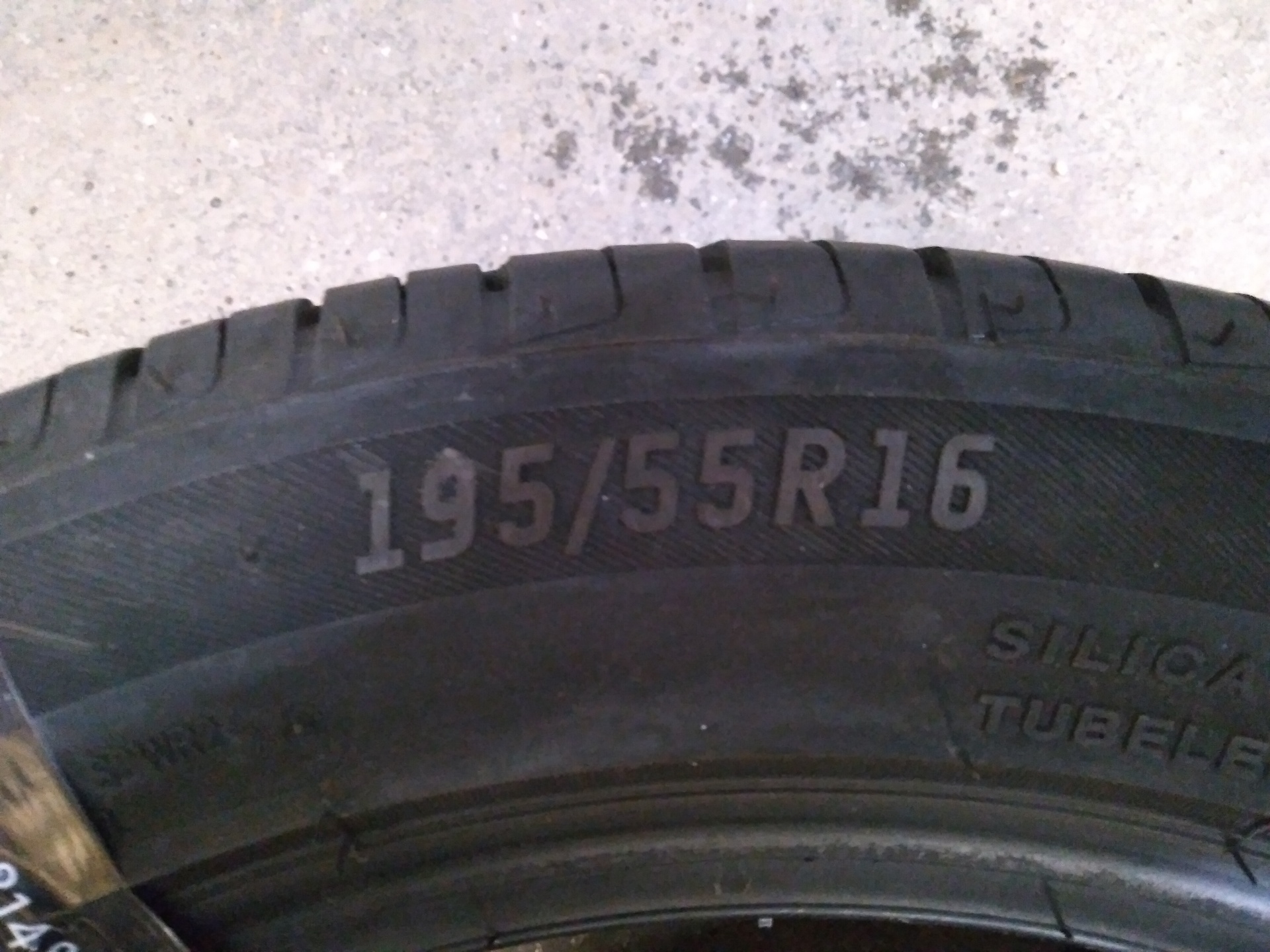 Neumatico Pareja para Neumaticos Reutilizados