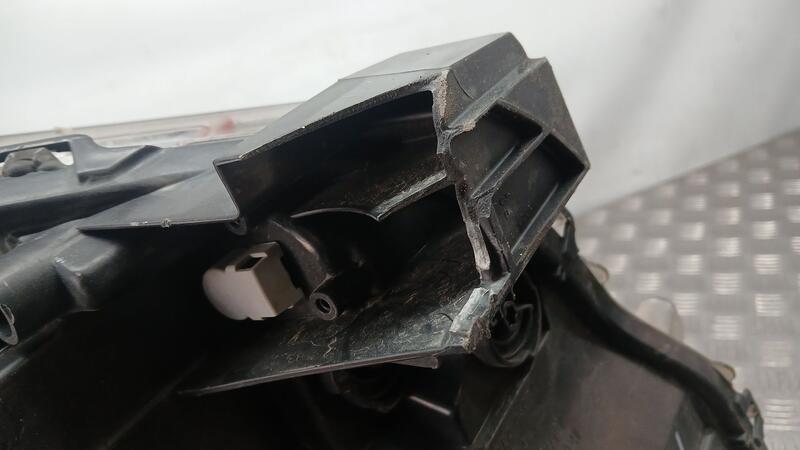 Faro Derecho para Peugeot 3008