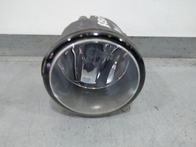 Faro Antiniebla Derecho para Nissan Juke (F15)