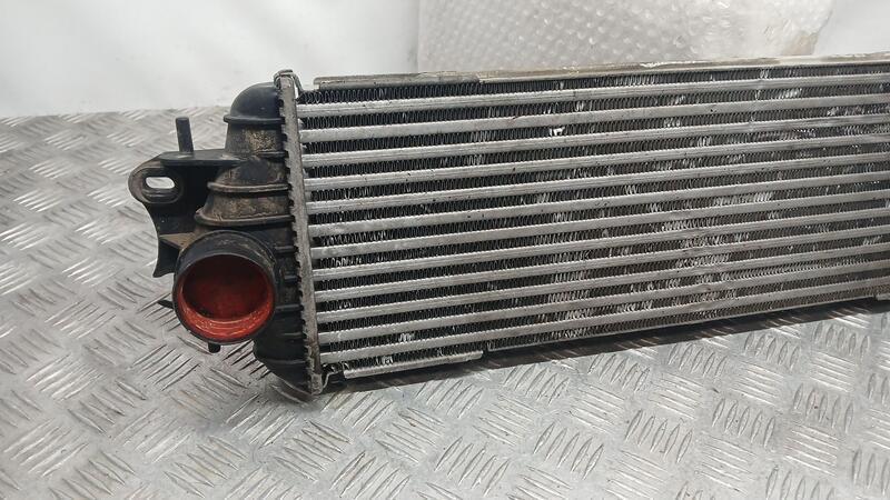 Intercooler para Renault Trafic Caja Cerrada (Ab 4.01)
