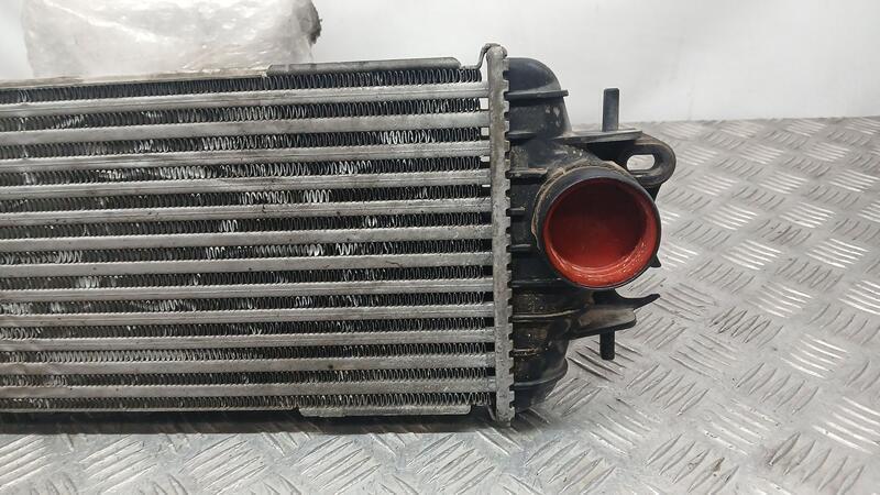 Intercooler para Renault Trafic Caja Cerrada (Ab 4.01)