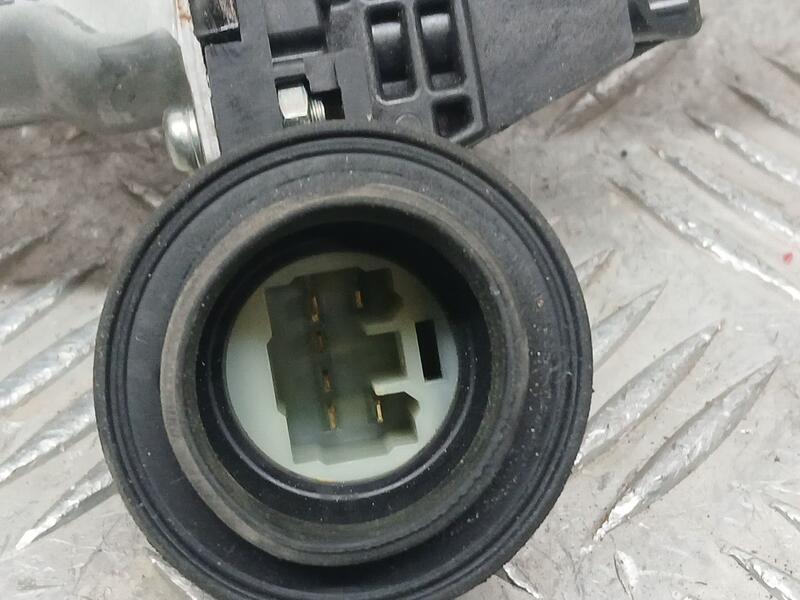 Elevalunas Delantero Derecho para Toyota Yaris