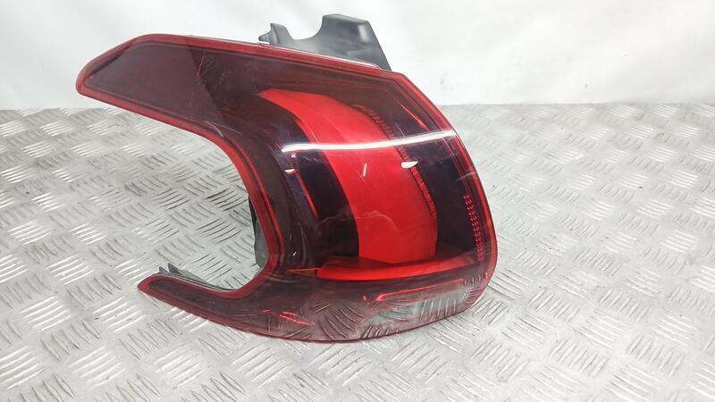 Piloto Trasero Izquierdo para Peugeot 2008 (--.2013->)
