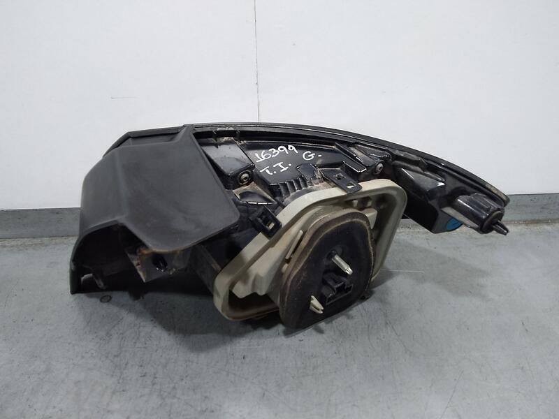Piloto Trasero Izquierdo para Peugeot 208 (P2)