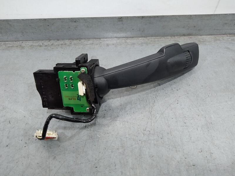 Mando Intermitentes

 para Volvo V40 Hatchback (525)