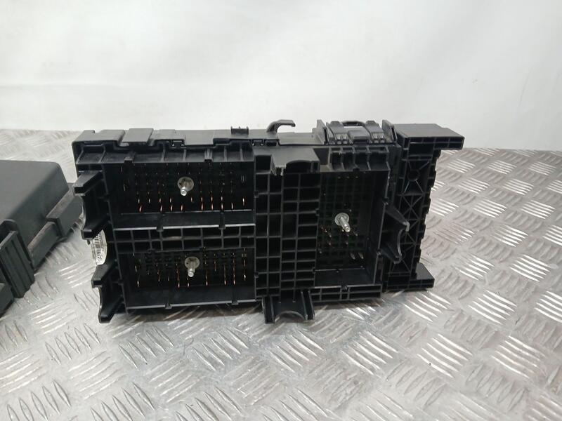 Caja Reles / Fusibles para Jeep Cherokee