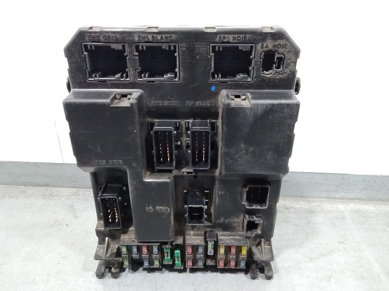 Caja Reles / Fusibles para Peugeot 307 Break / Sw (S1)
