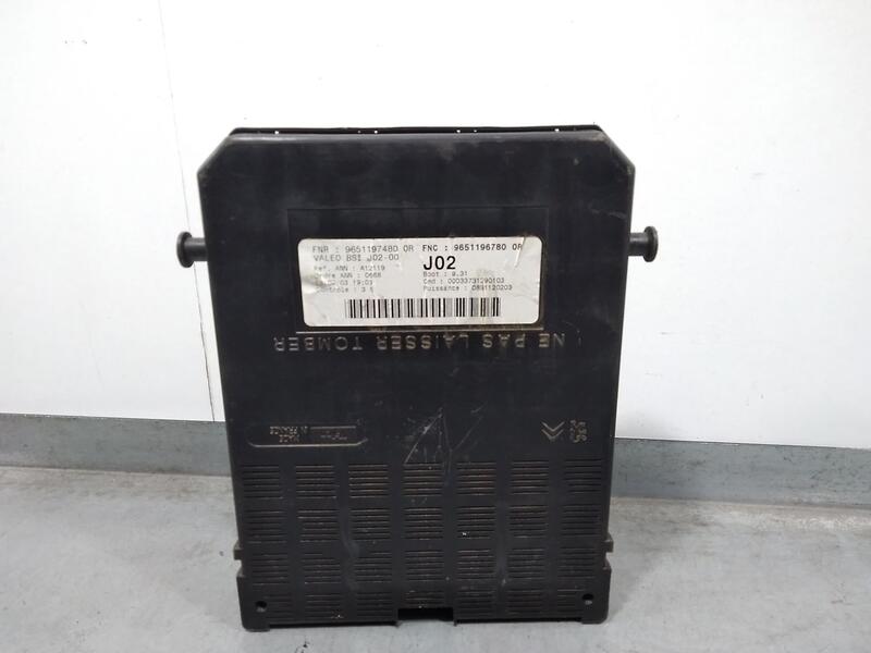 Caja Reles / Fusibles para Peugeot 307 Break / Sw (S1)
