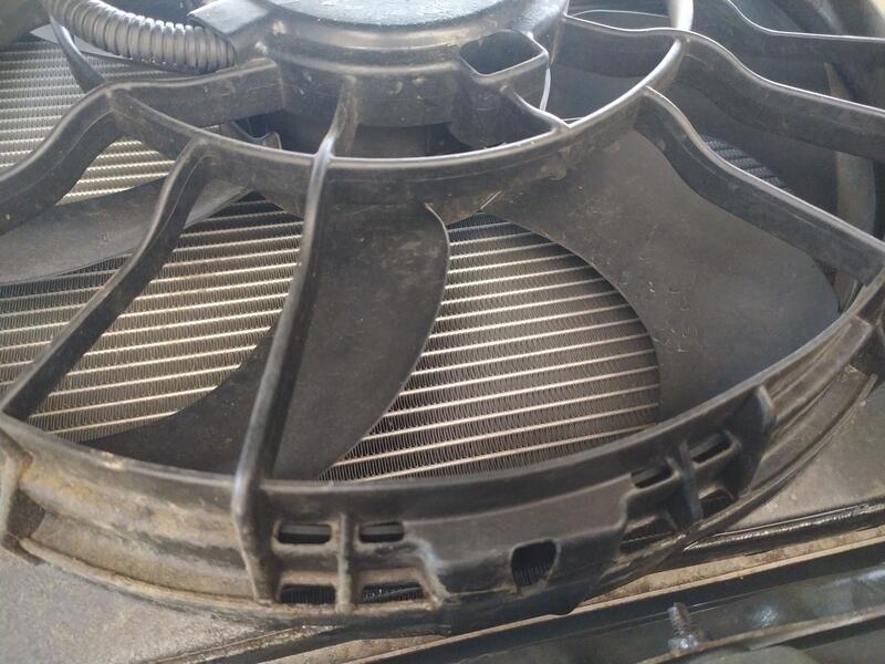 Radiador Agua para Kia Stonic (Yb)
