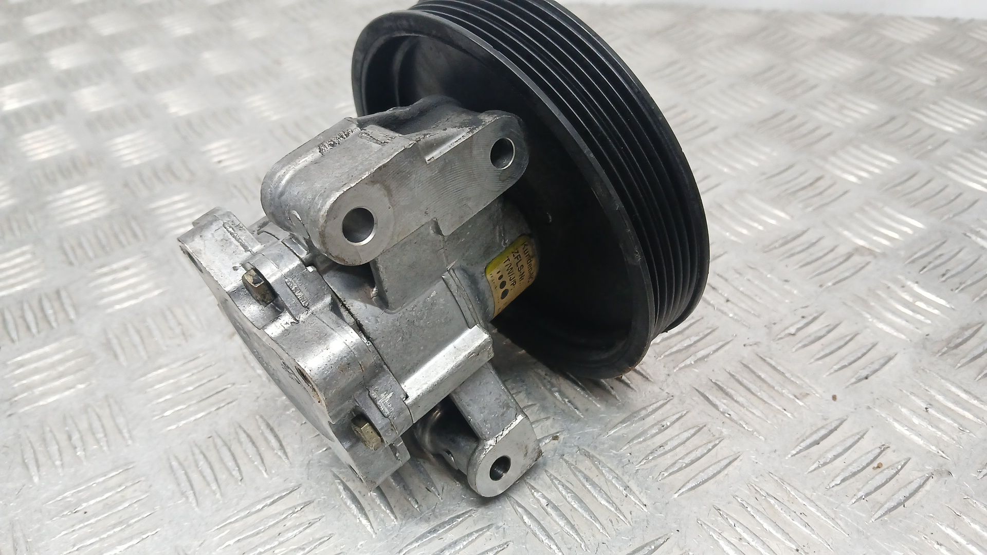 Bomba Direccion para Mercedes-Benz Clase M (W163)