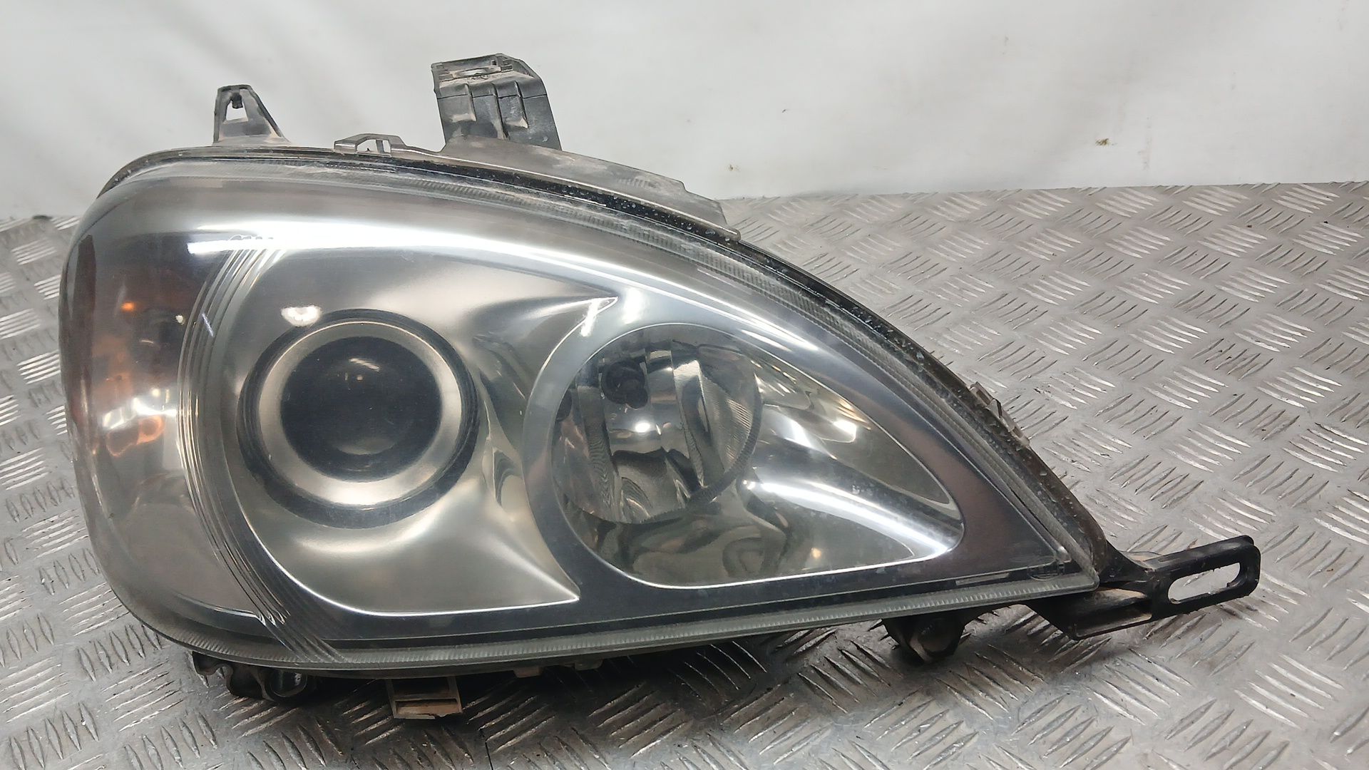 Faro Derecho para Mercedes-Benz Clase M (W163)