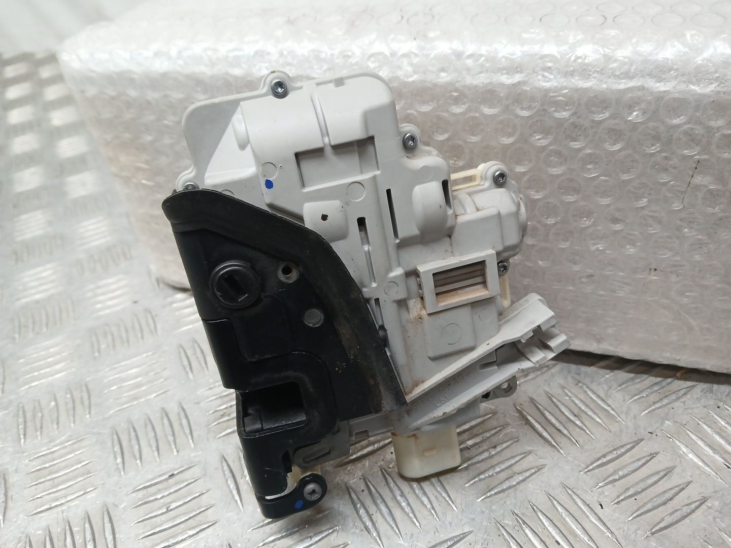 Cerradura Puerta Trasera Izquierda para Volkswagen Passat B7 (362)