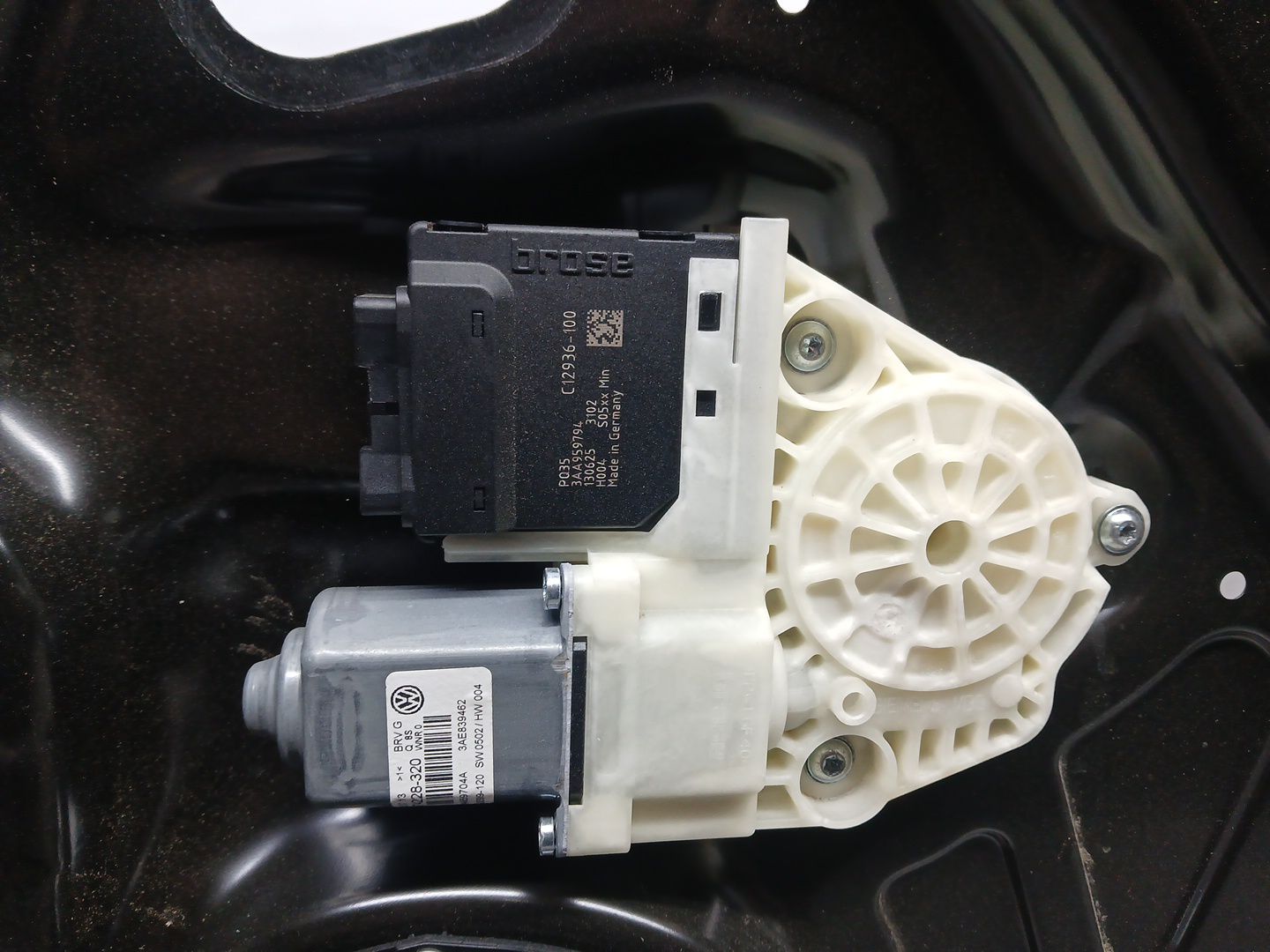 Elevalunas Trasero Derecho para Volkswagen Passat B7 (362)