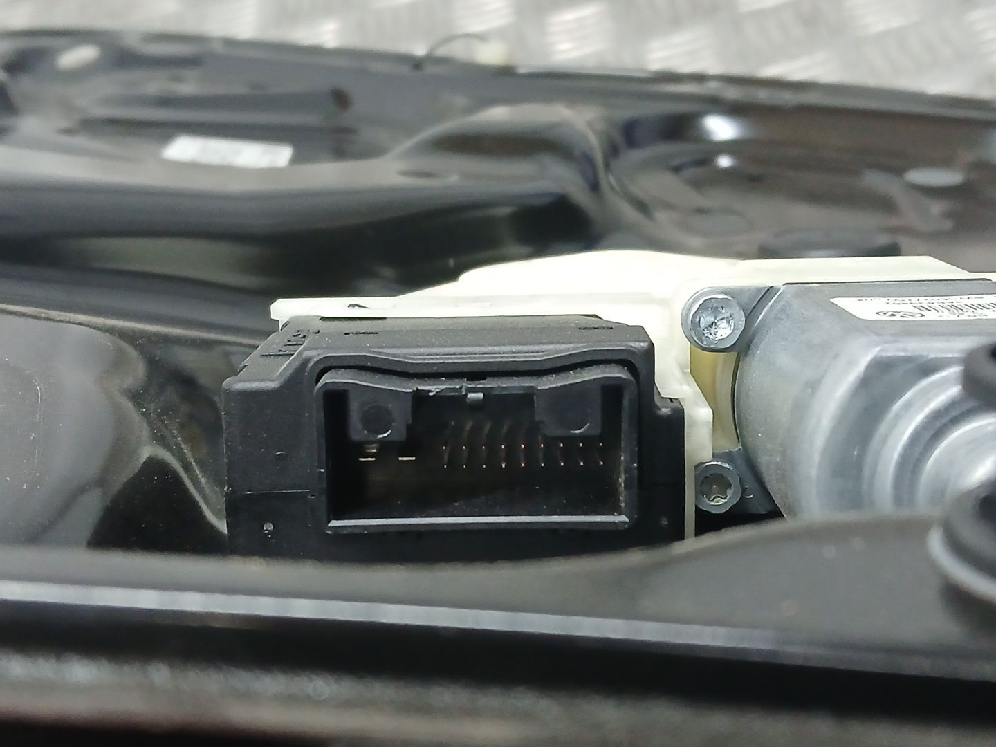Elevalunas Trasero Derecho para Volkswagen Passat B7 (362)
