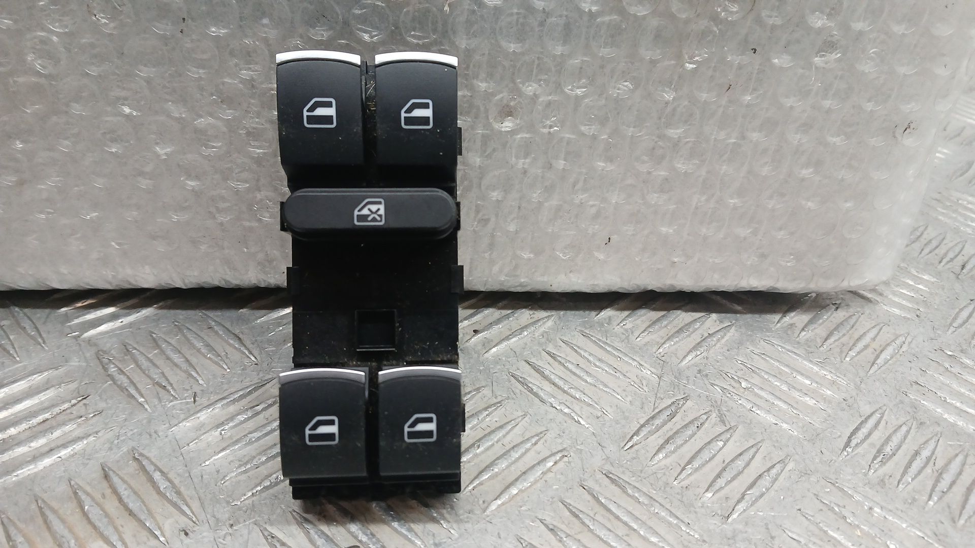 Mando Elevalunas Delantero Izquierdo para Volkswagen Passat B7 (362)