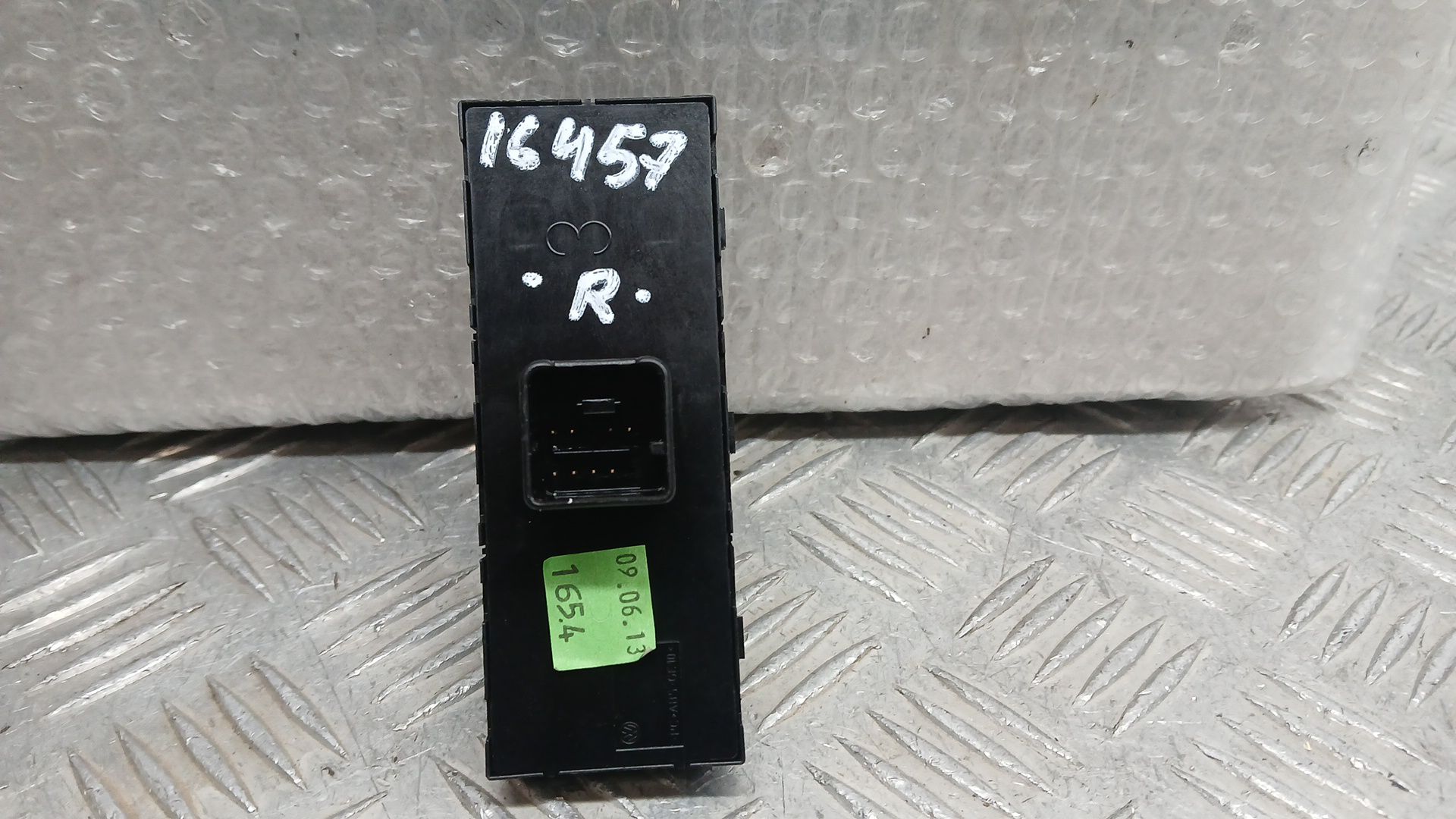 Mando Elevalunas Delantero Izquierdo para Volkswagen Passat B7 (362)