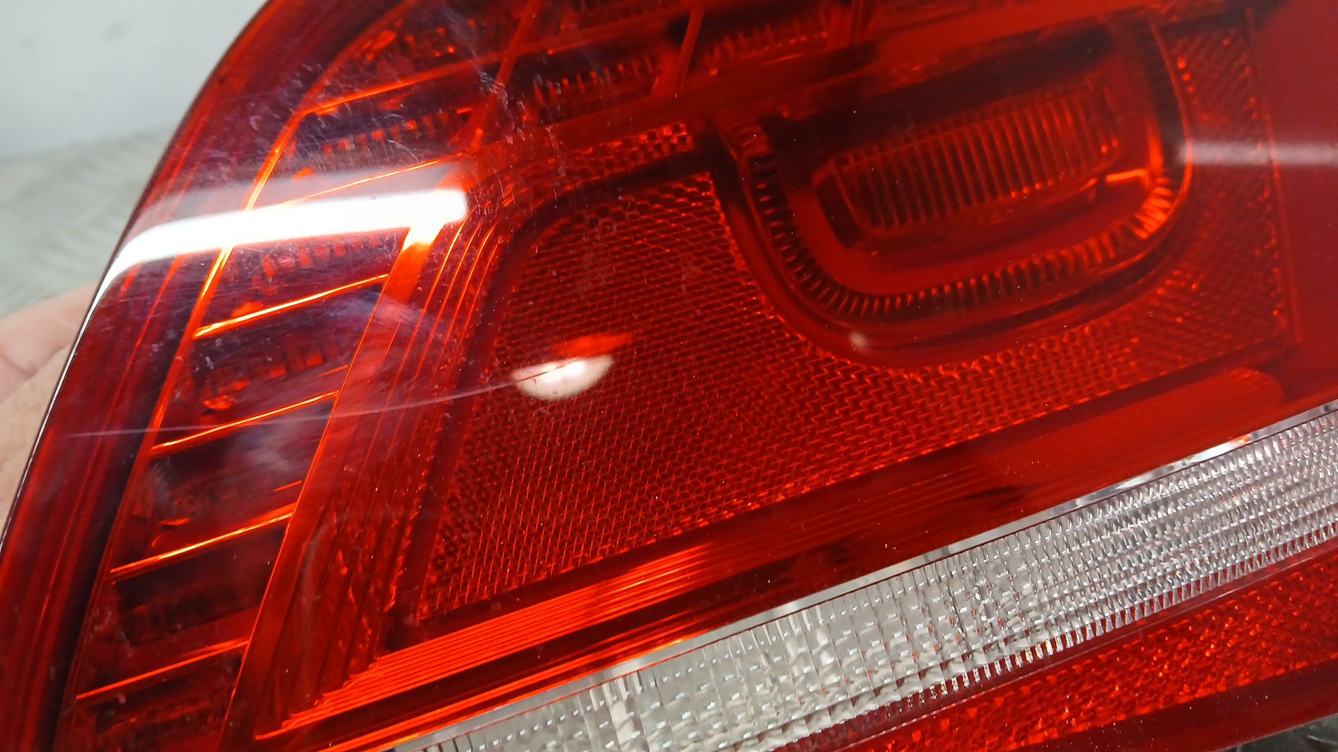 Piloto Trasero Derecho Interior para Volkswagen Passat B7 (362)