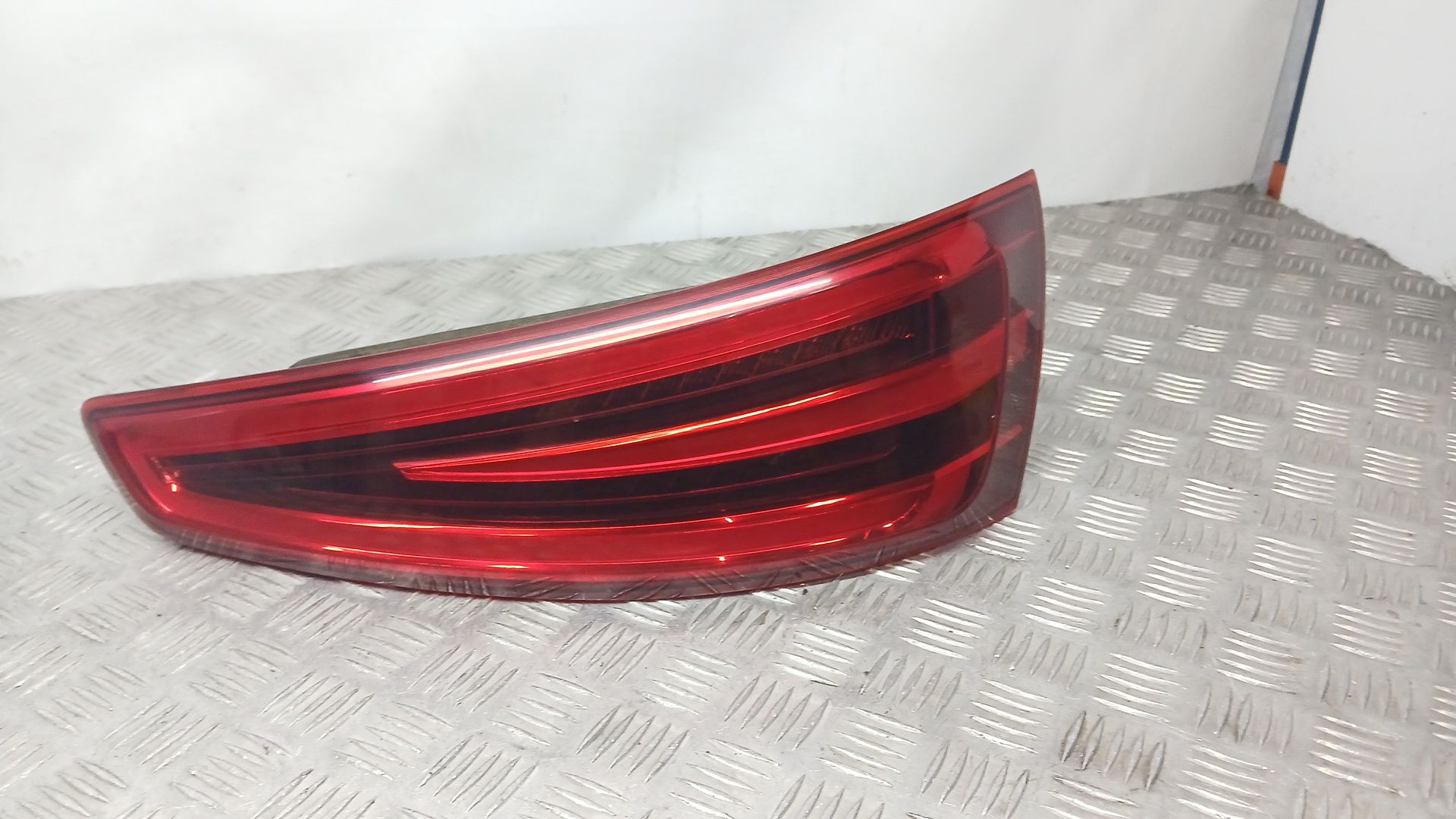 Piloto Trasero Derecho para Audi Q3 (8Ub, 8Ug)