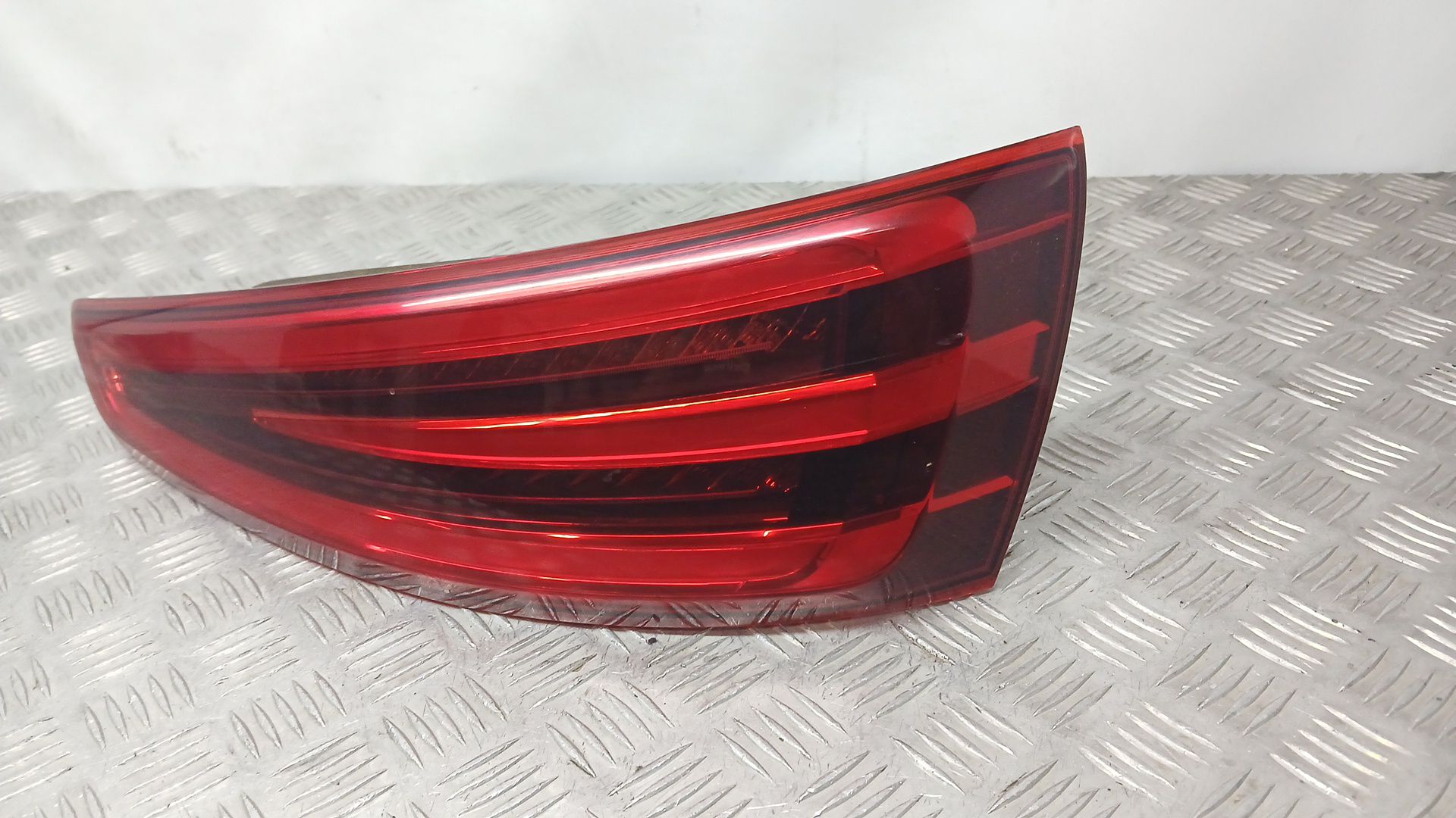 Piloto Trasero Derecho para Audi Q3 (8Ub, 8Ug)