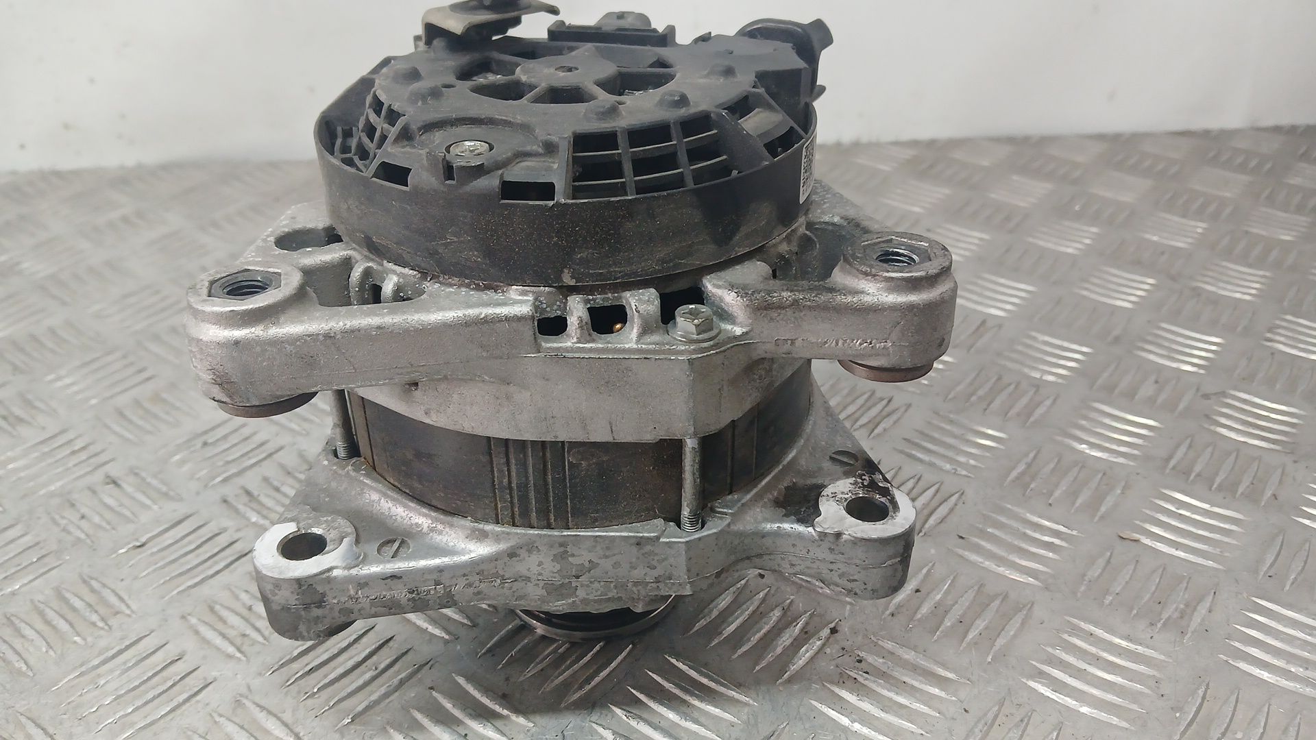 Alternador para Peugeot Partner Furgoneta/Monovolumen (K9)