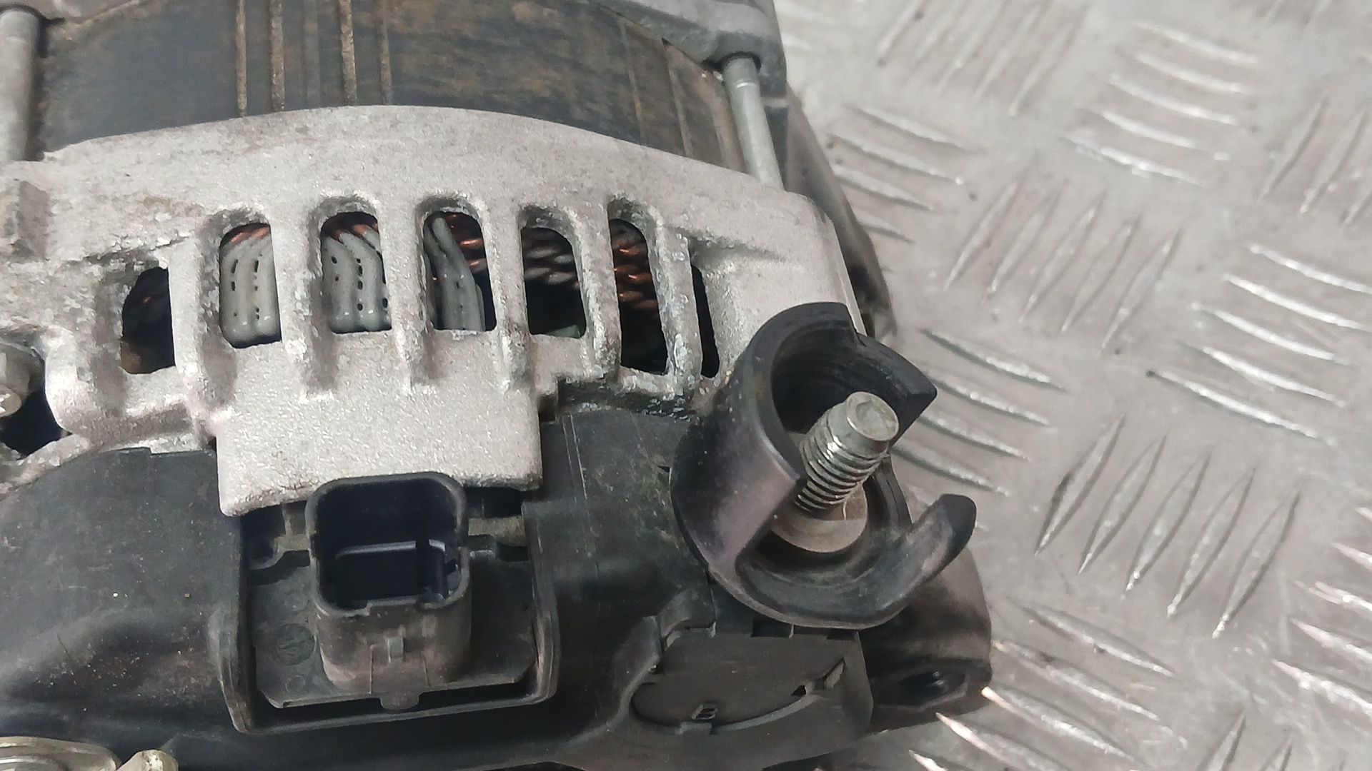 Alternador para Peugeot Partner Furgoneta/Monovolumen (K9)