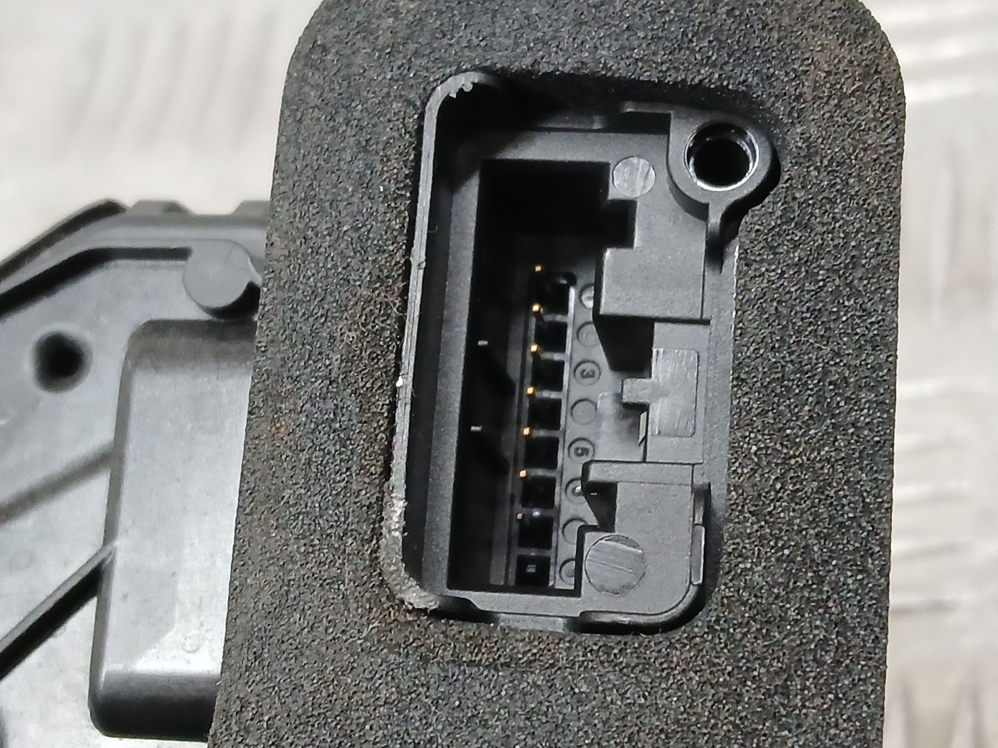Cerradura Puerta Delantera Izquierda para Volkswagen Polo Vi (Aw1, Bz1, Ae1)