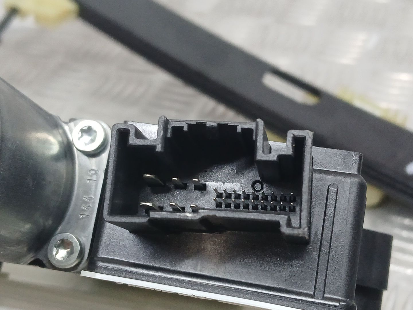 Elevalunas Delantero Izquierdo para Volkswagen Polo Vi (Aw1, Bz1, Ae1)