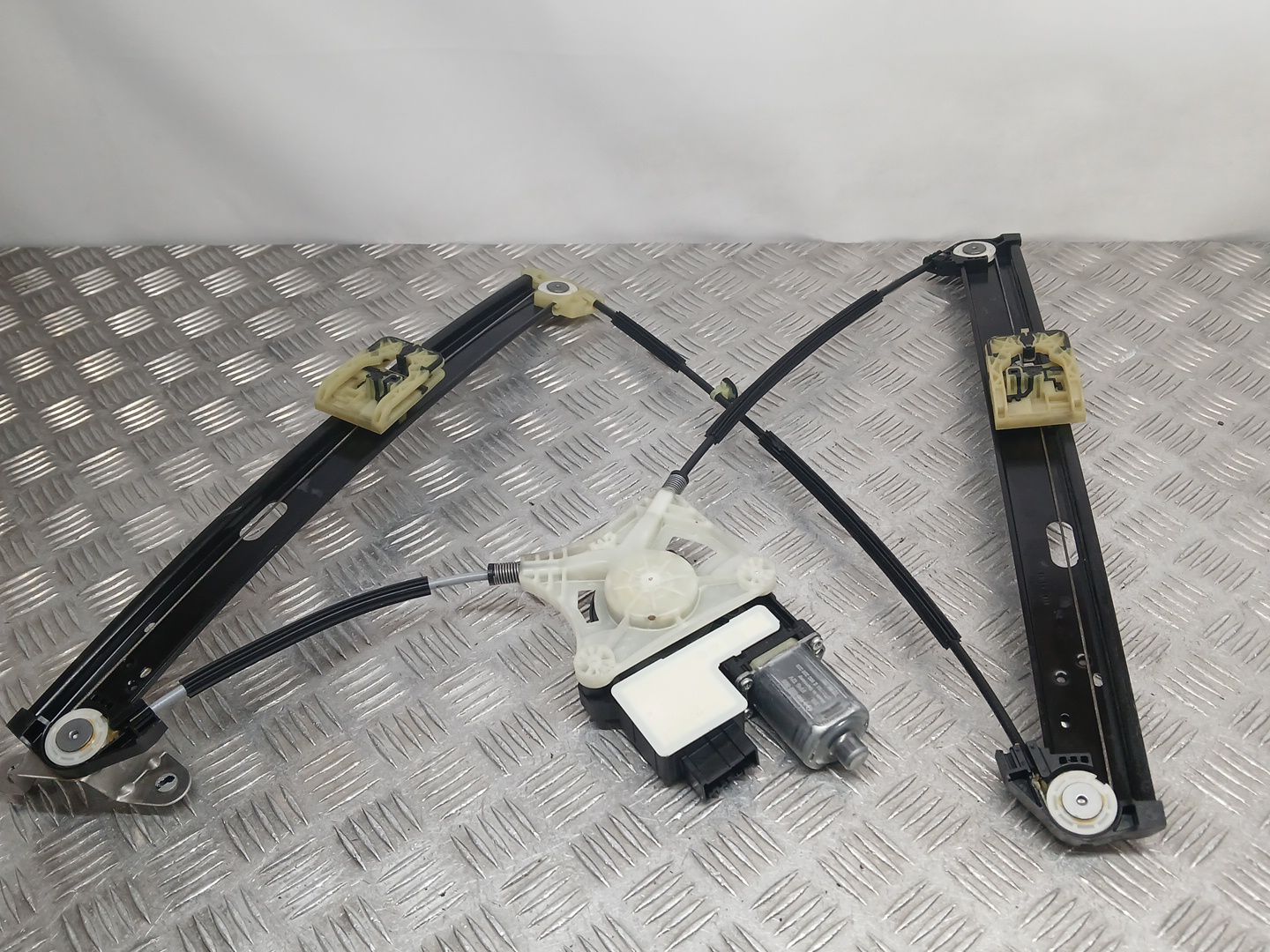 Elevalunas Delantero Izquierdo para Volkswagen Polo Vi (Aw1, Bz1, Ae1)