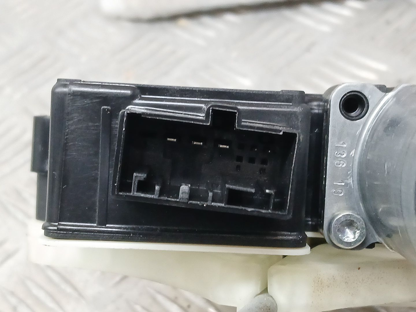 Elevalunas Trasero Derecho para Volkswagen Polo Vi (Aw1, Bz1, Ae1)