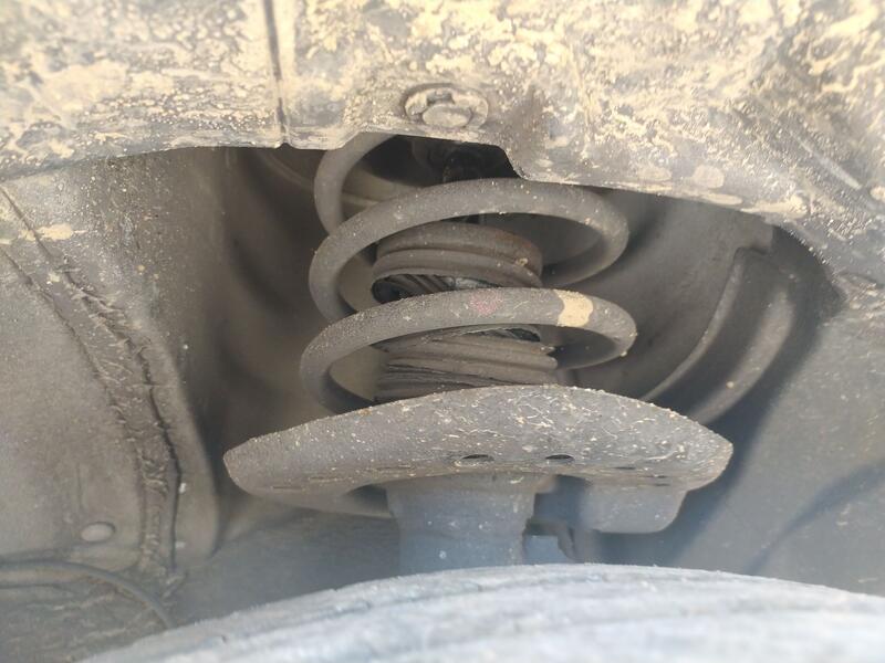 Amortiguador Delantero Izquierdo para Nissan Pulsar Hatchback (C13)