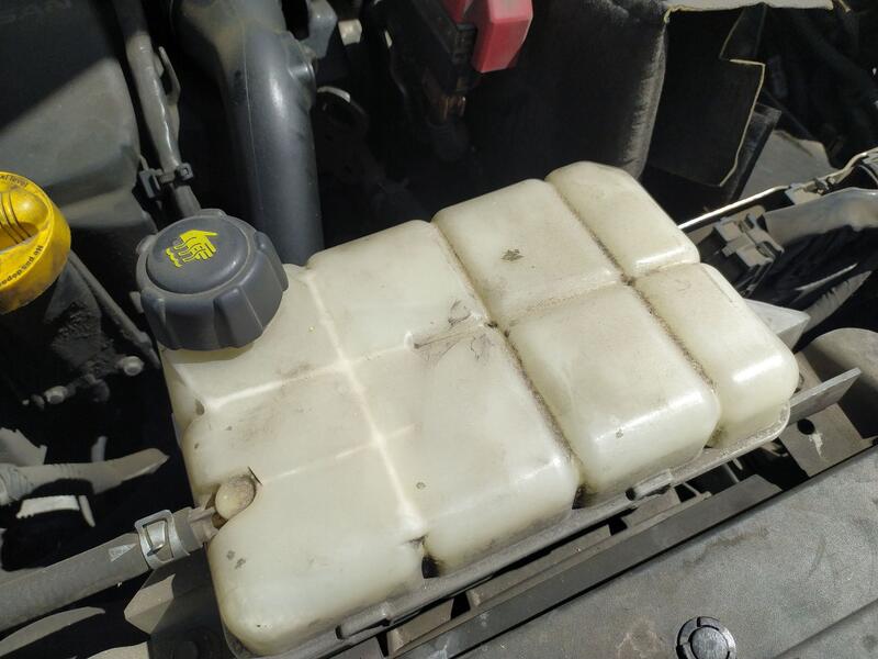 Deposito Expansion para Nissan Pulsar Hatchback (C13)
