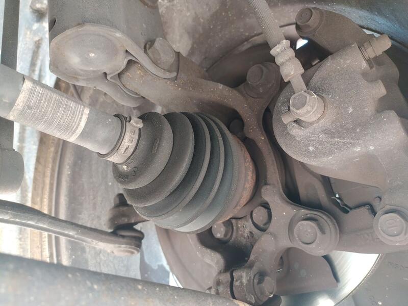 Mangueta Delantera Izquierda para Nissan Pulsar Hatchback (C13)