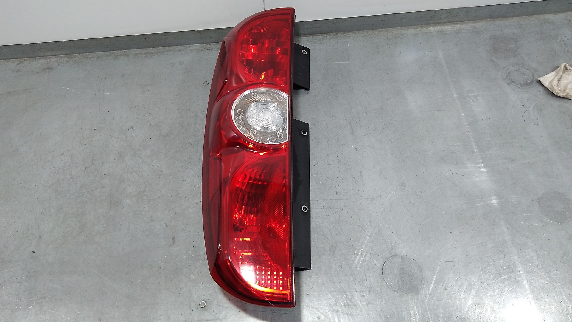 Piloto Trasero Derecho para Fiat Doblo Cargo (263_)